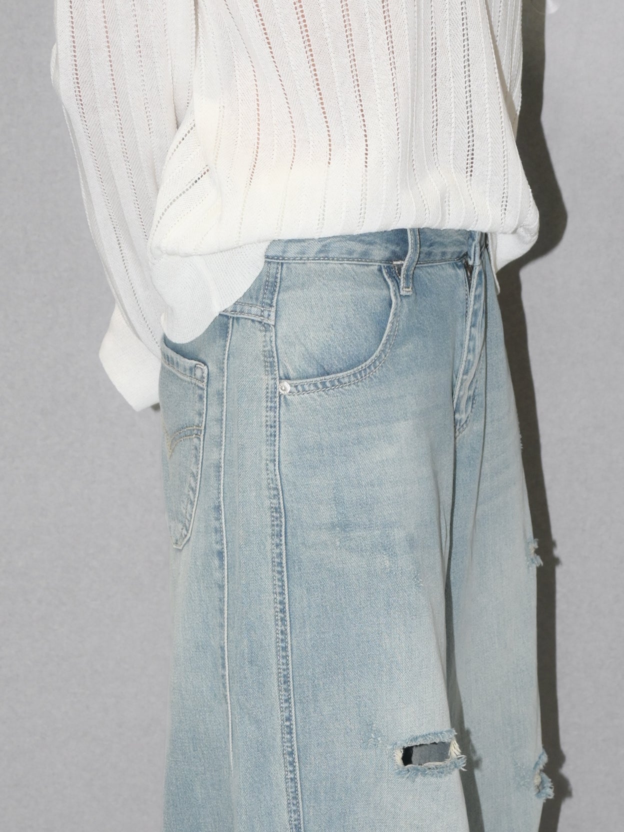 Distressed Barrel Jean