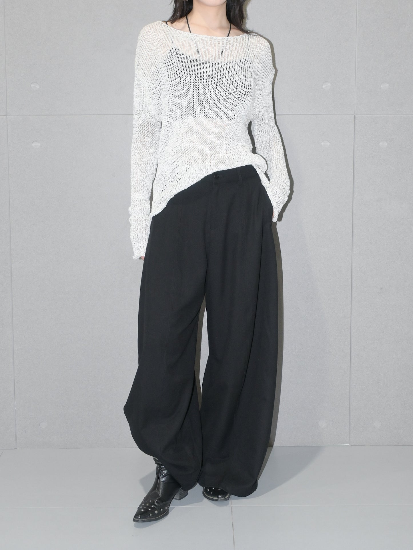 Curved Legs Wool Trouser