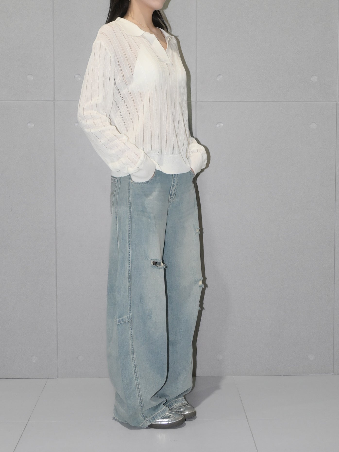 Distressed Barrel Jean