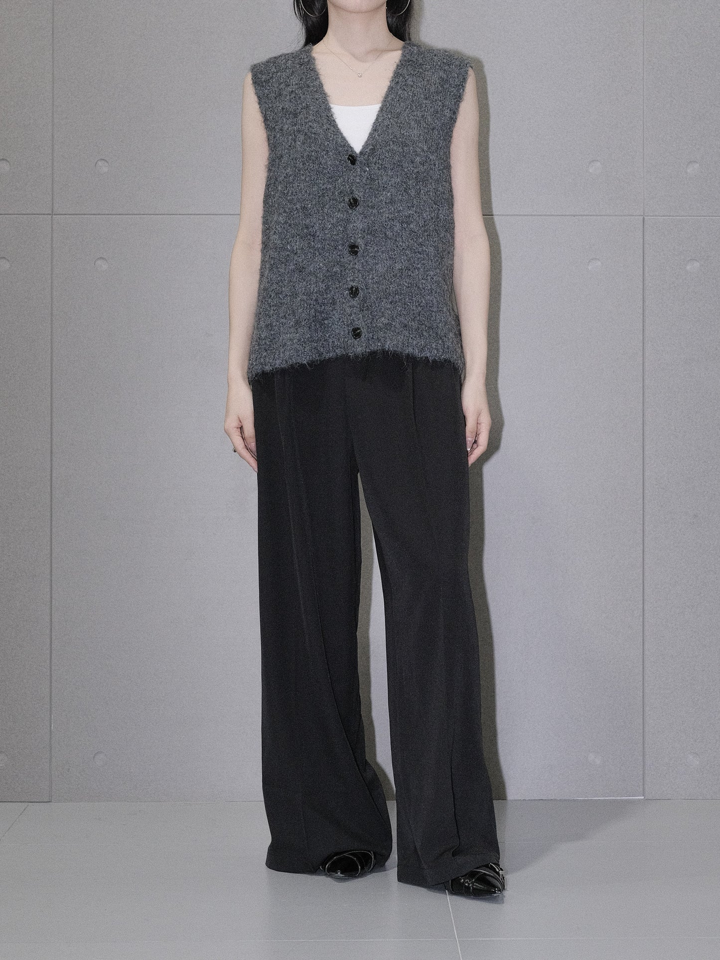 Pleat-Front Trouser in Black