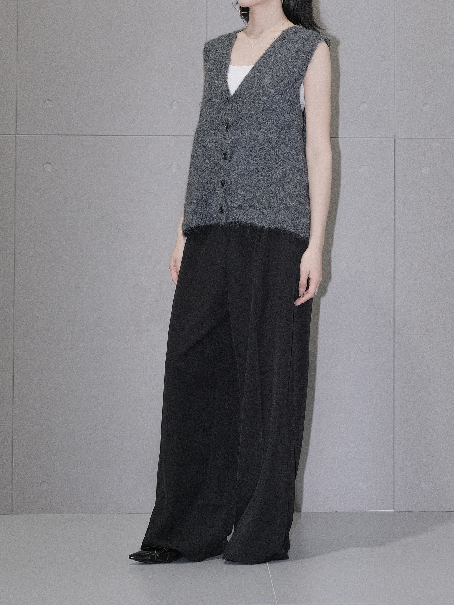 Pleat-Front Trouser in Black