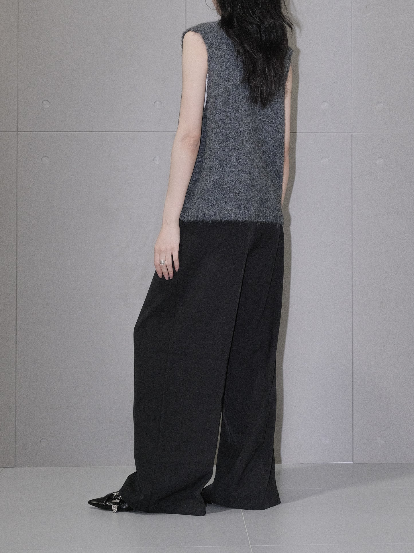 Pleat-Front Trouser in Black