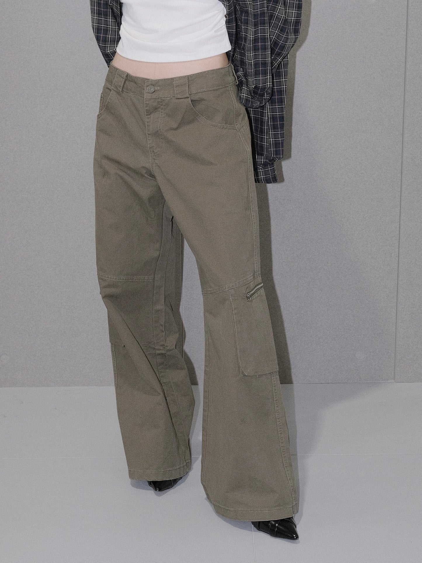 Wide-Leg Cargo Pants