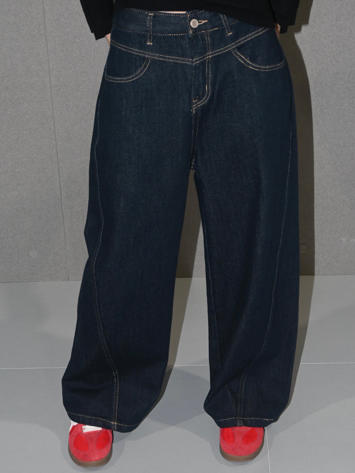 Barrel Leg Jeans