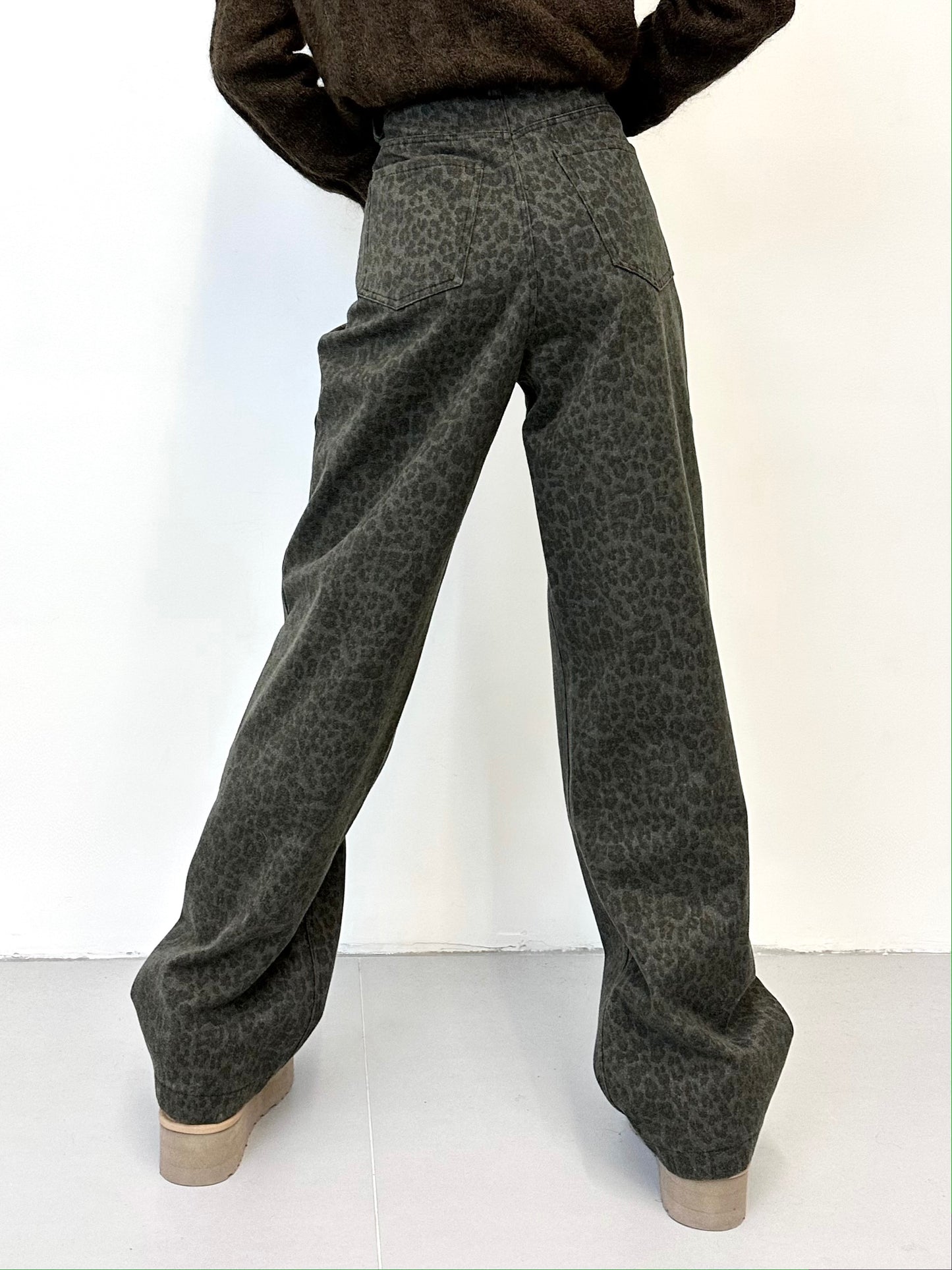 Washed Leopard Baggy Jeans