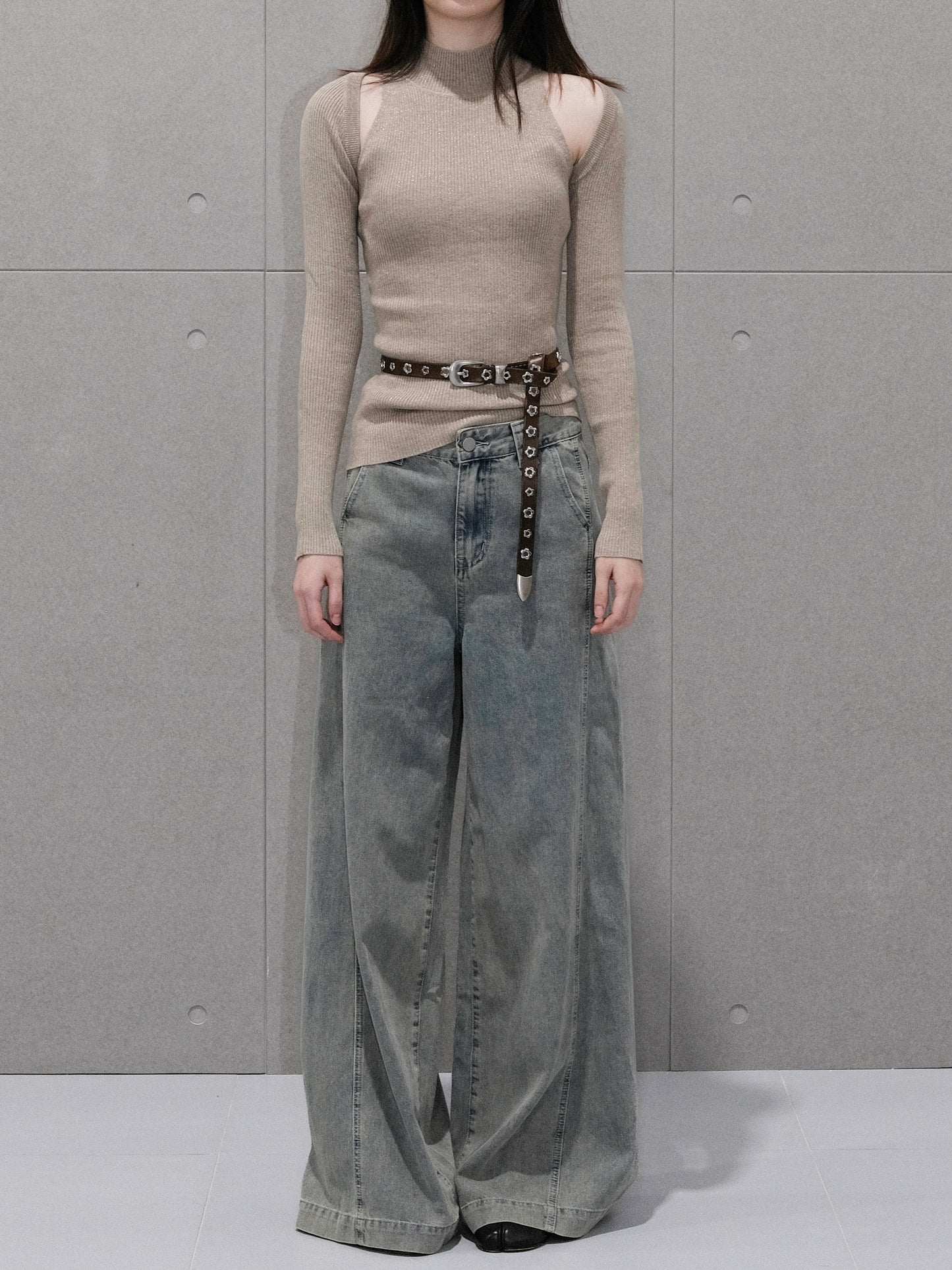 Pinched Seam Wide-Leg Jeans
