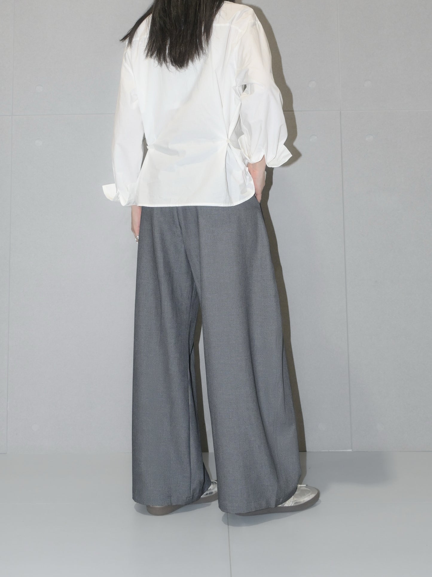 Curved Legs Wool Trouser
