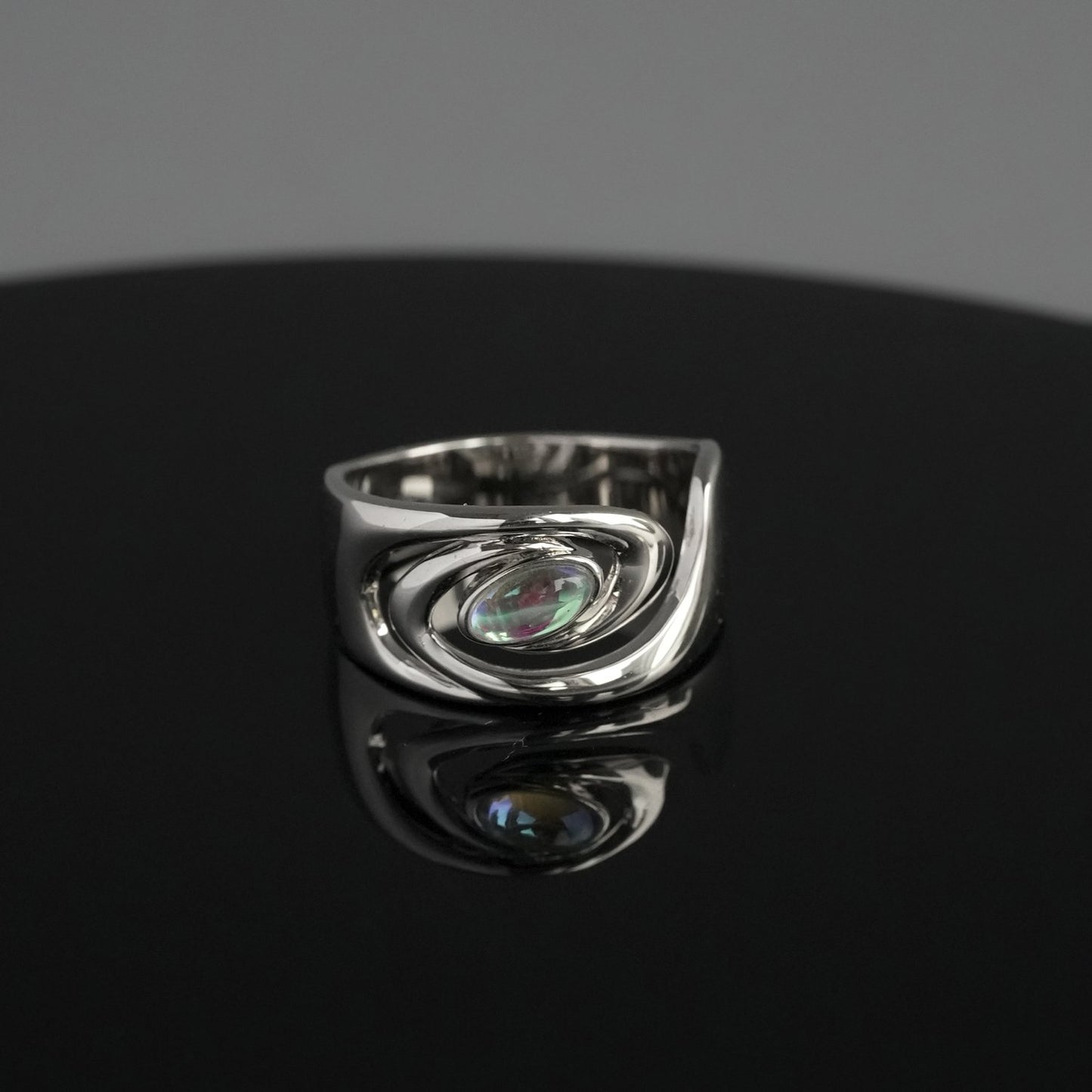 MAVERICK EDEN Moonstone Stellar Trail Ring
