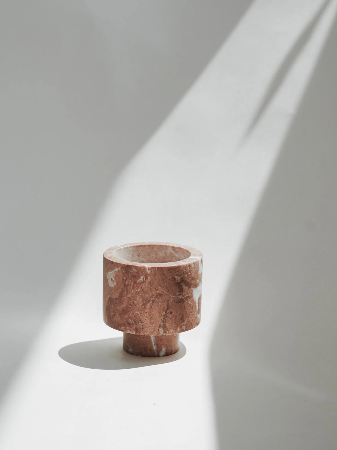 Serene Marble Holder in Coral Red