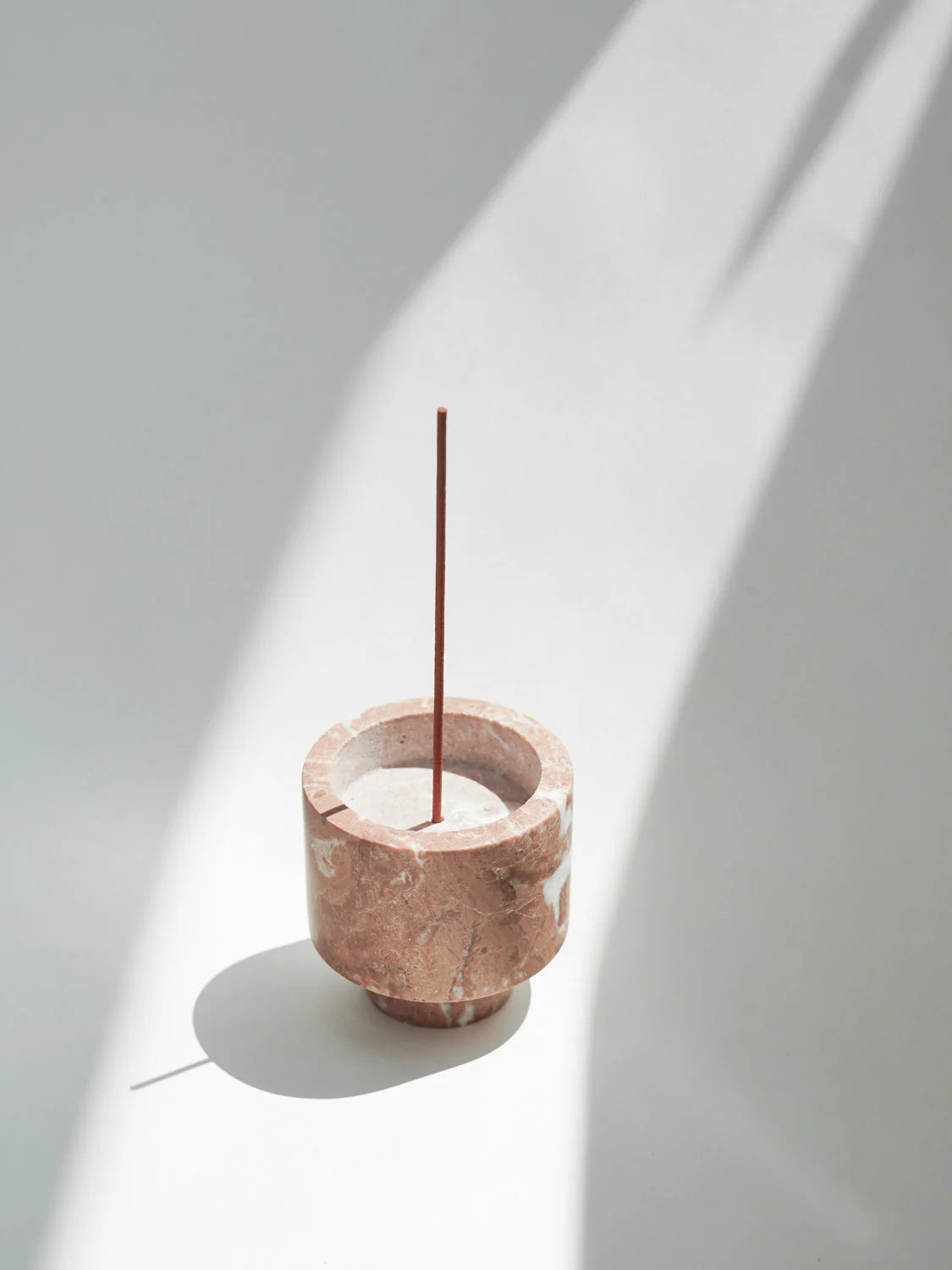 Serene Marble Holder in Coral Red