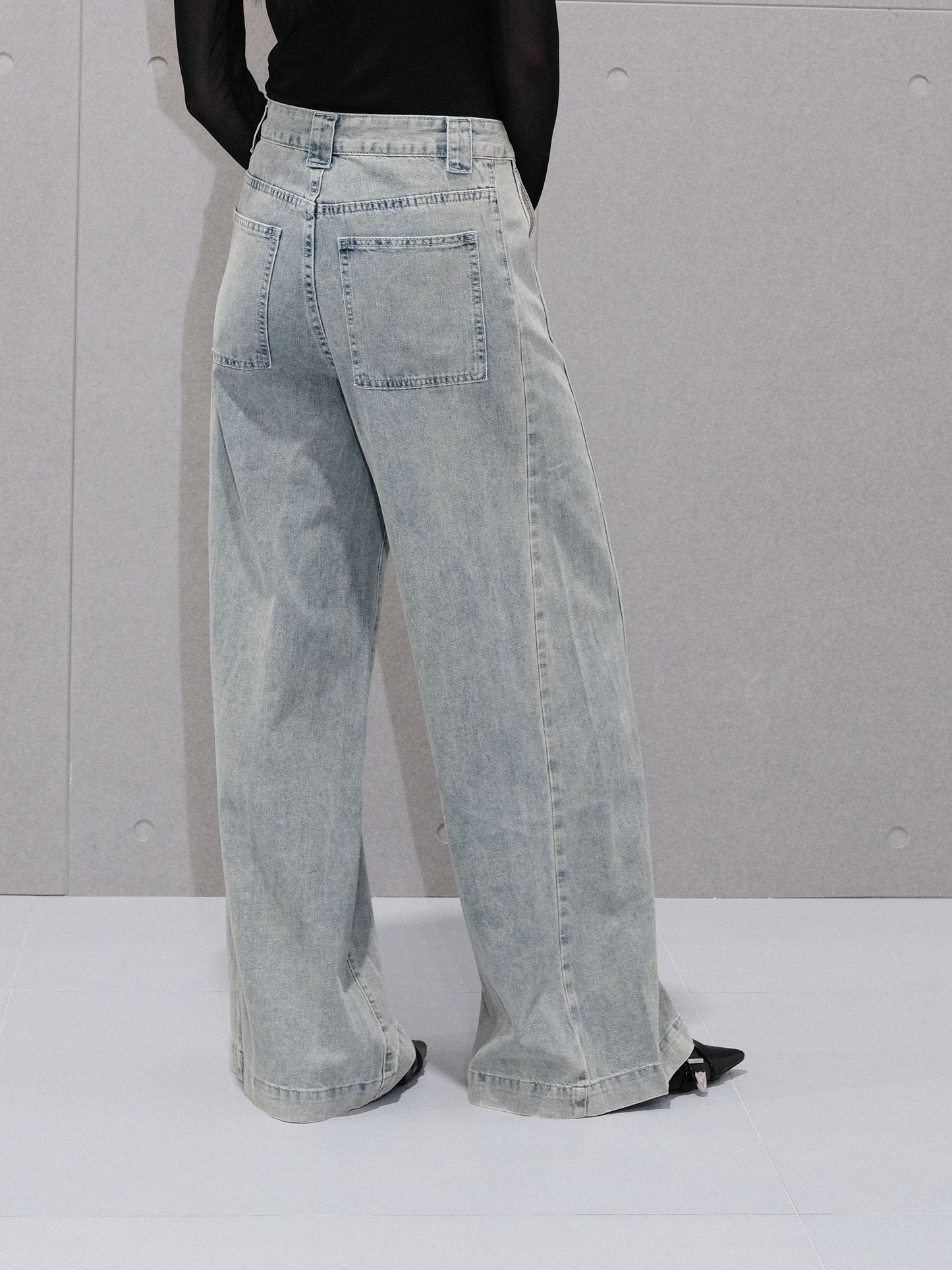 Pinched Seam Wide-Leg Jeans