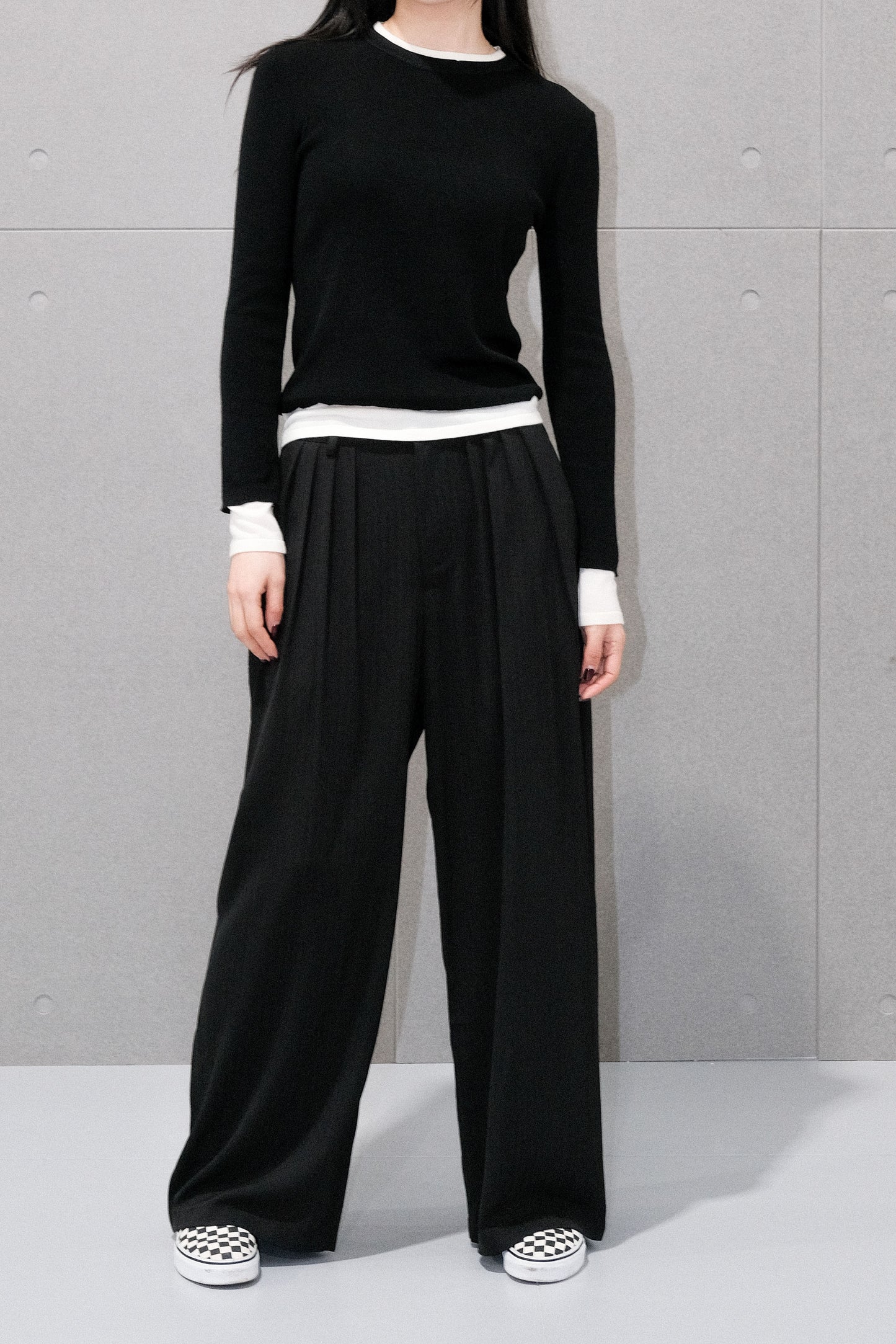 Wide-leg pleated Trousers