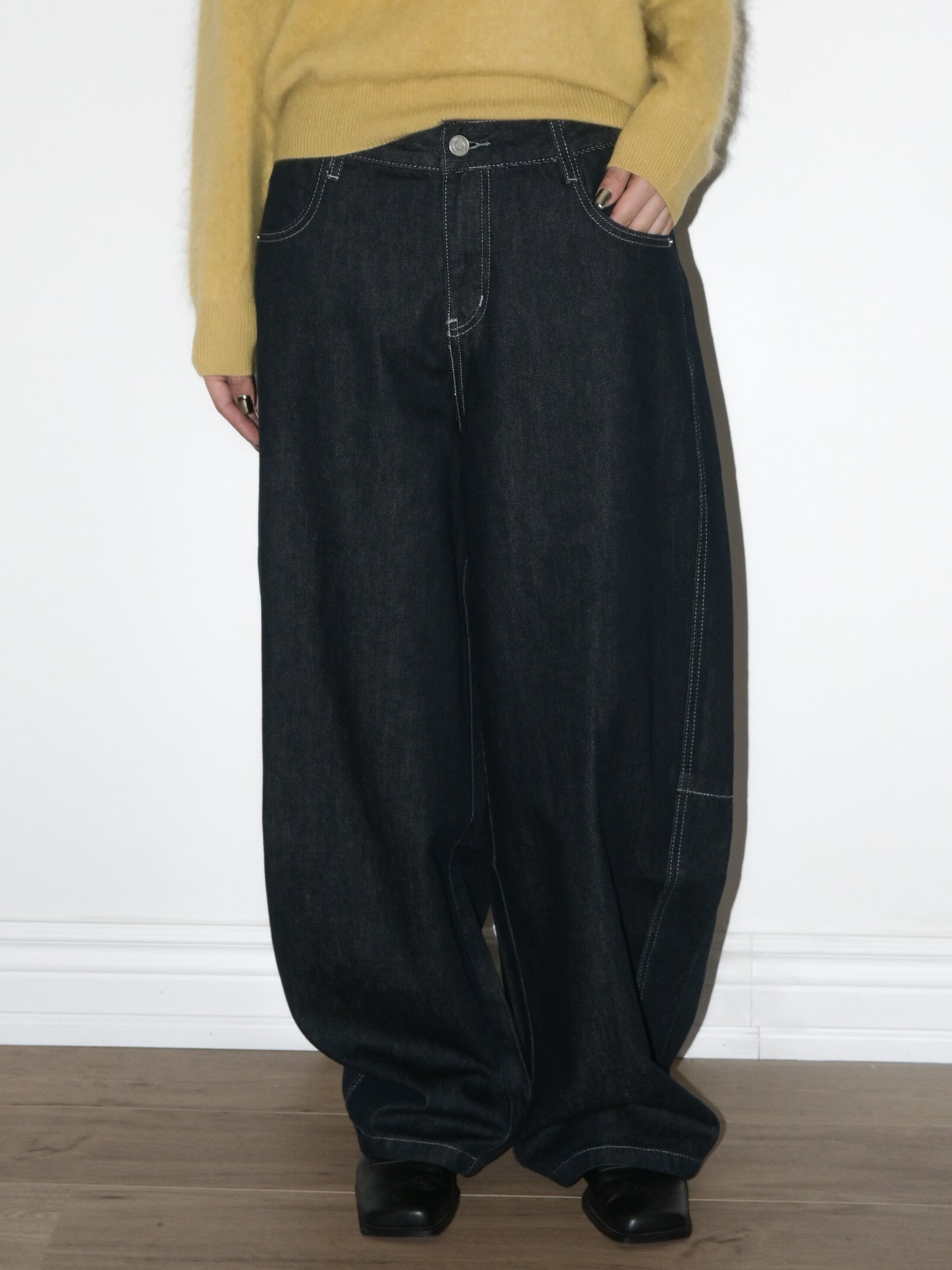 Relaxed Barrel Jean II