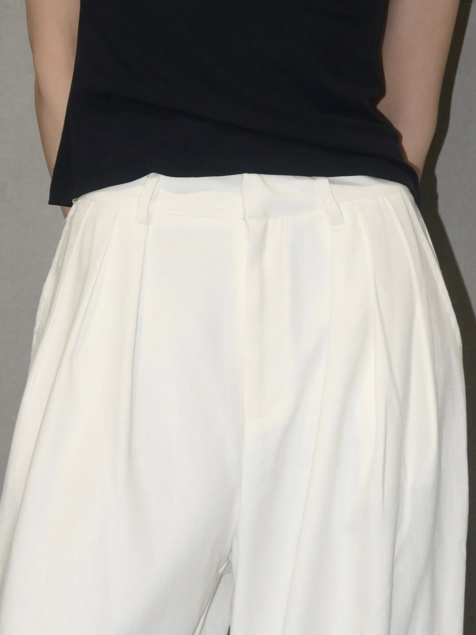 Pleated Linen Pants