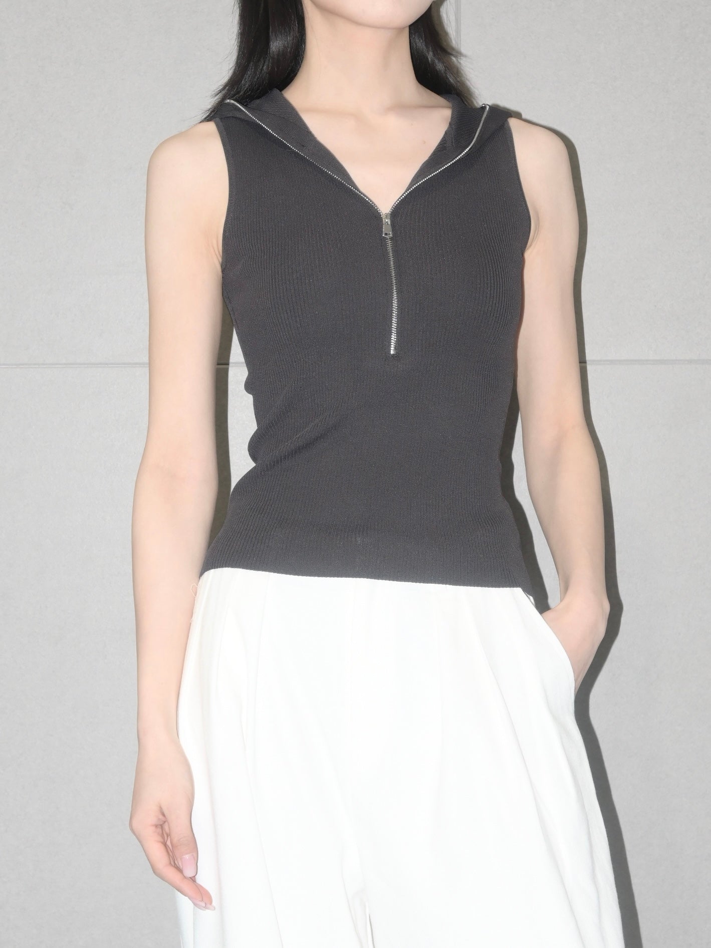 Knit Sleeveless Hoodie