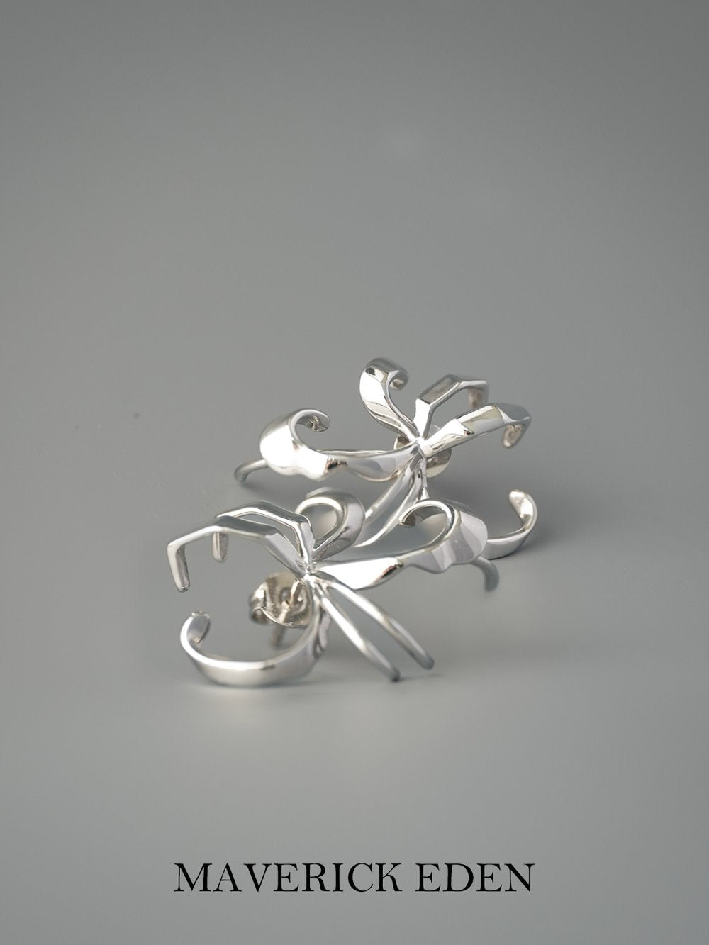 MAVERICK EDEN Silver Veil Floral Earrings
