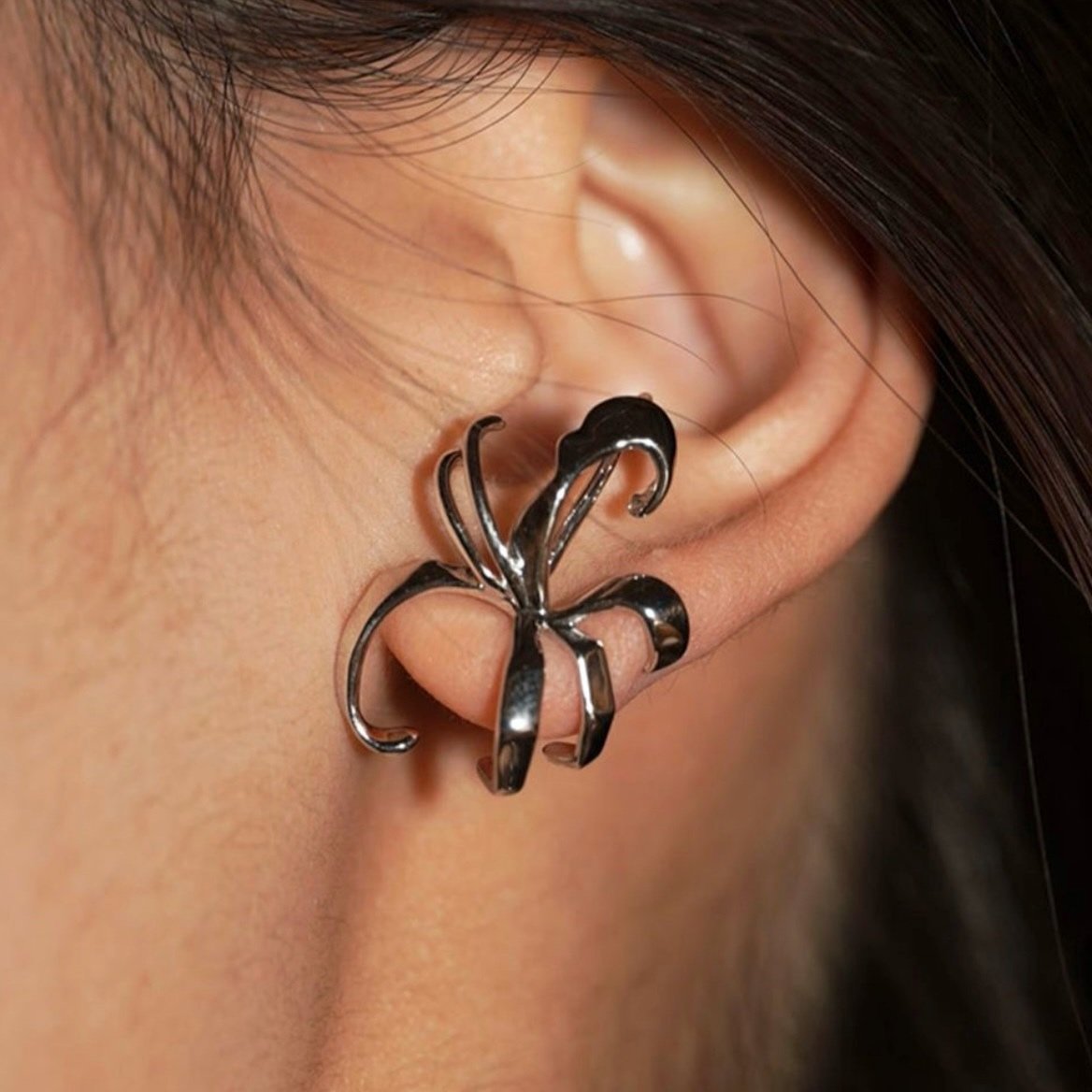 MAVERICK EDEN Silver Veil Floral Earrings