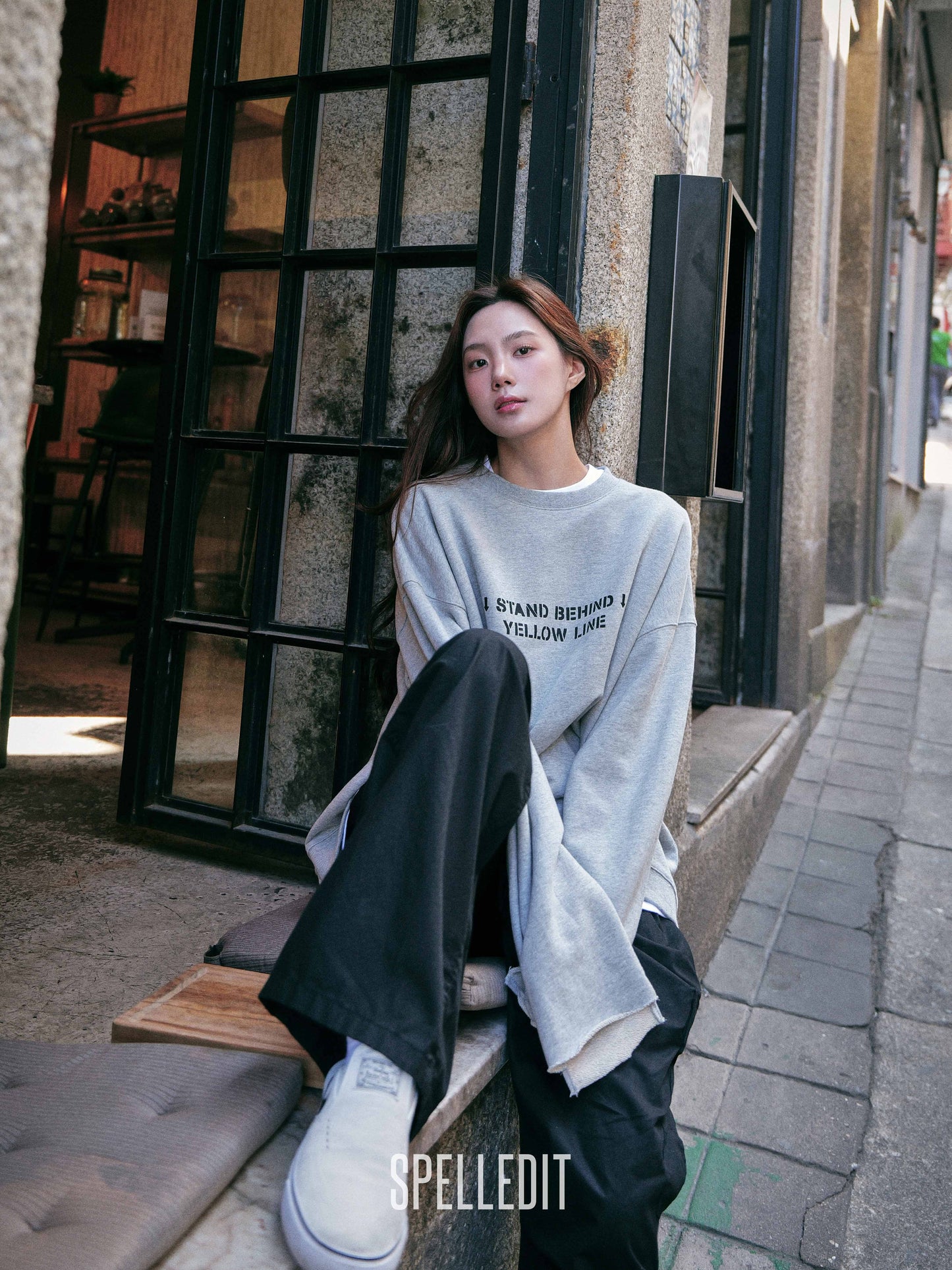 SPELLEDIT RAW EDGE SLEEVE SWEATSHIRT