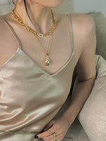 Load image into Gallery viewer, Aria Gold Collarbone Necklace

