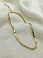 Load image into Gallery viewer, Gold Chain Choker

